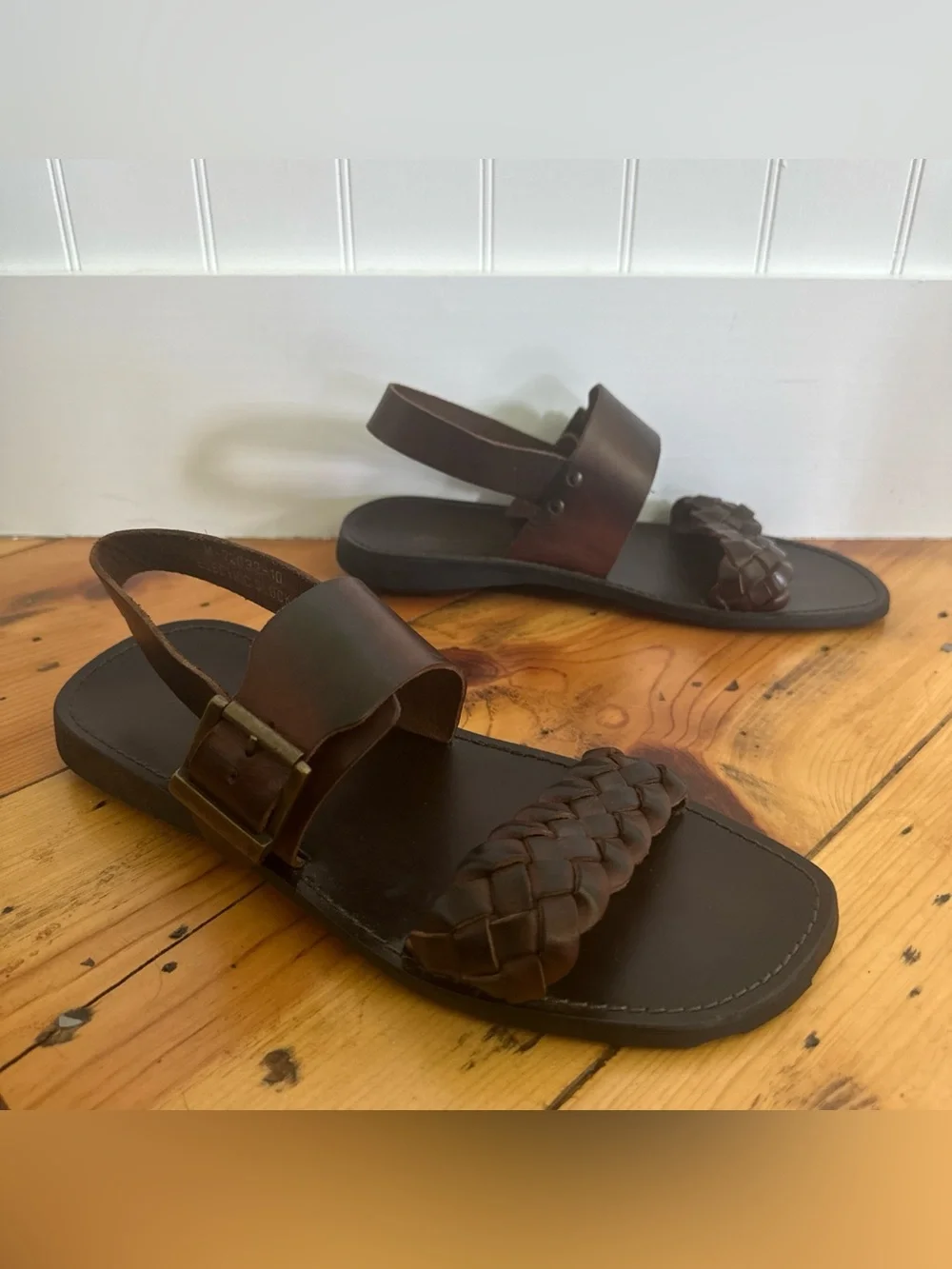 KENNETH COLE Men’s Size 10 Brown Leather Sandals Braided Strap Electric Shock